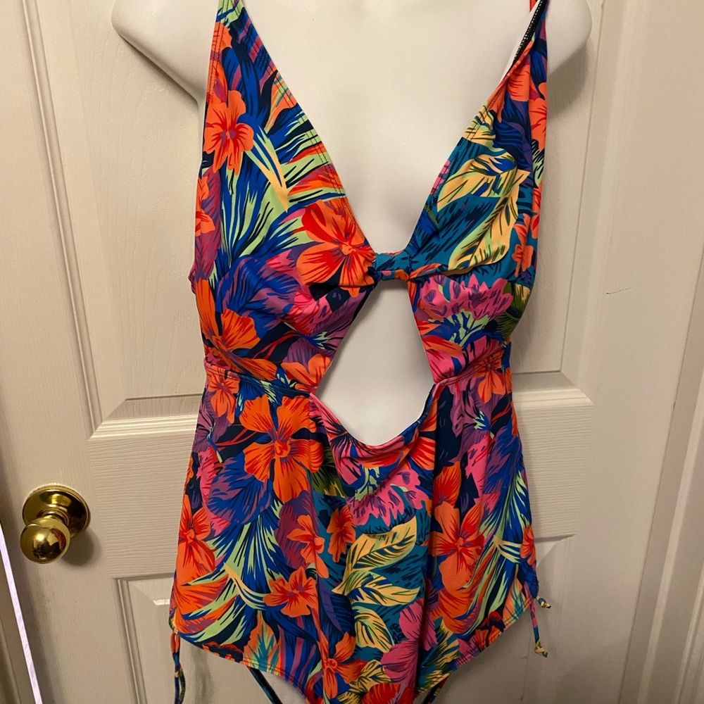 Size 4xl one piece